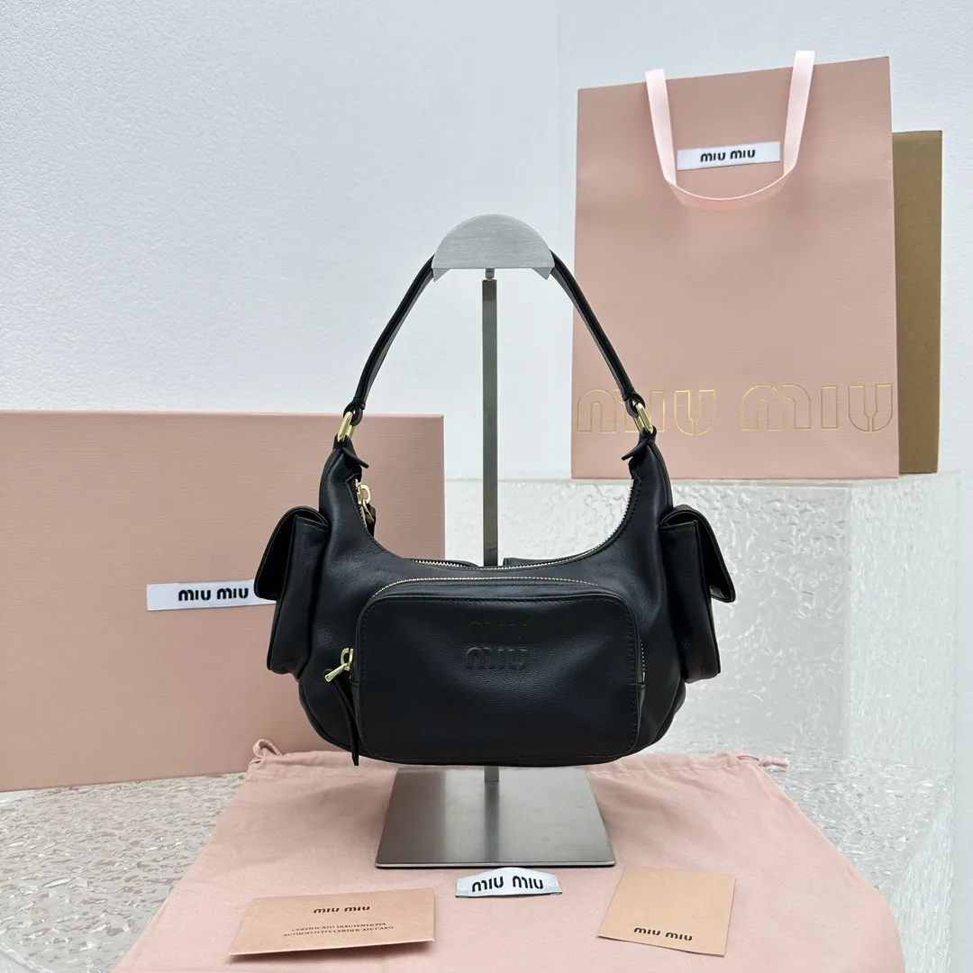 MIUMIU 미우미우 포켓 백 5BC146  21x6 X  12cm