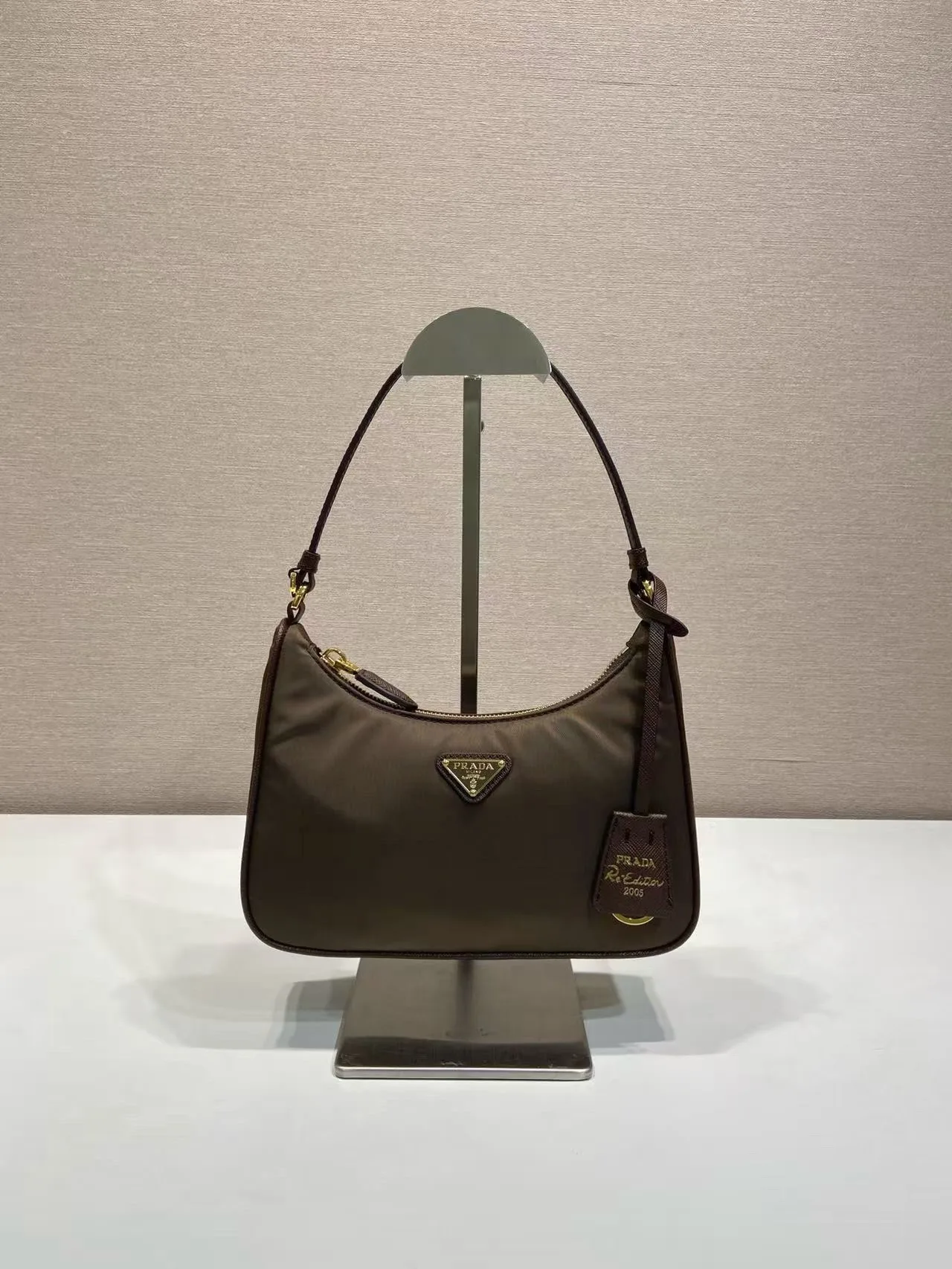 프라다 테수토 나일론 미니 호보백 1N204M 22x18x6cm