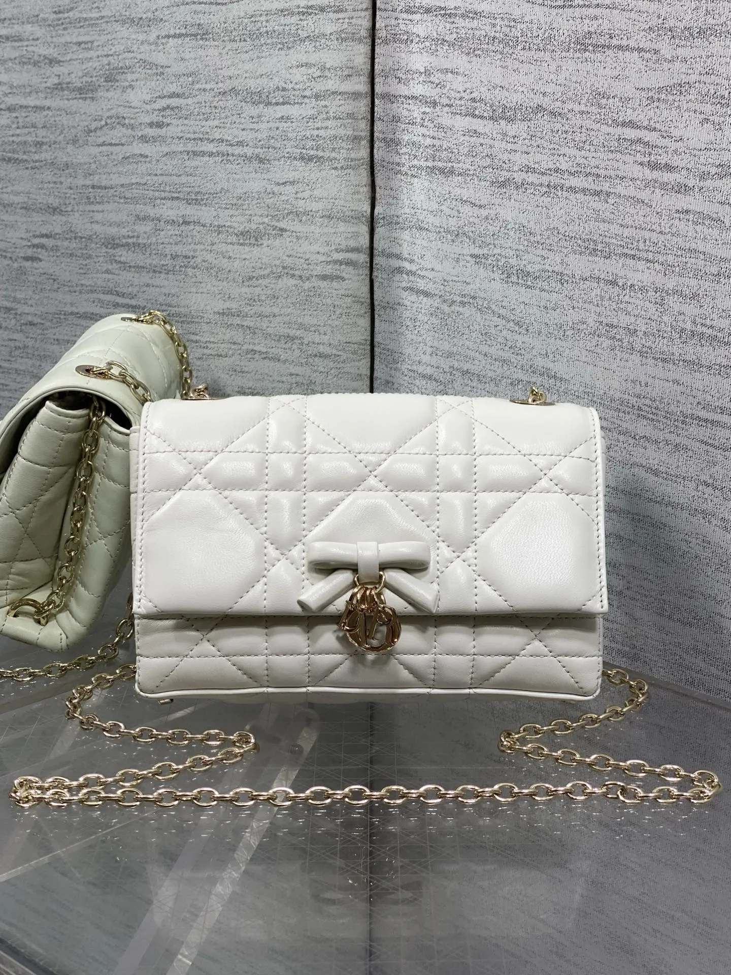 디올 Macrocannage 플랩 체인 미니 백  S2612OUWY_M900 21*11.5*7cm